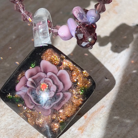 NEXKLACE AND EARRING SET purple and gold handmade glass and resin flowers - Picture 2 of 11